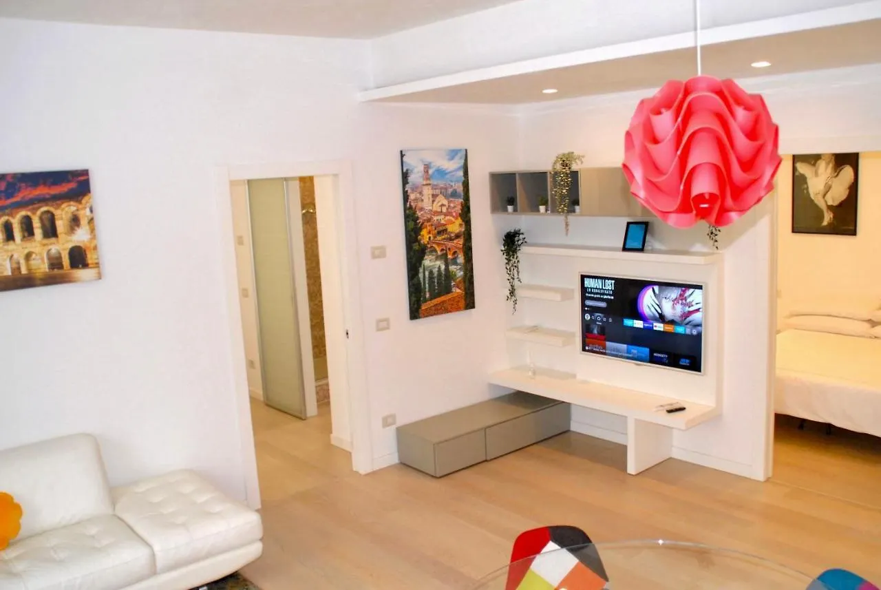 Apartment Romeo'S House Nel Centro Storico Di Verona - Free Parking